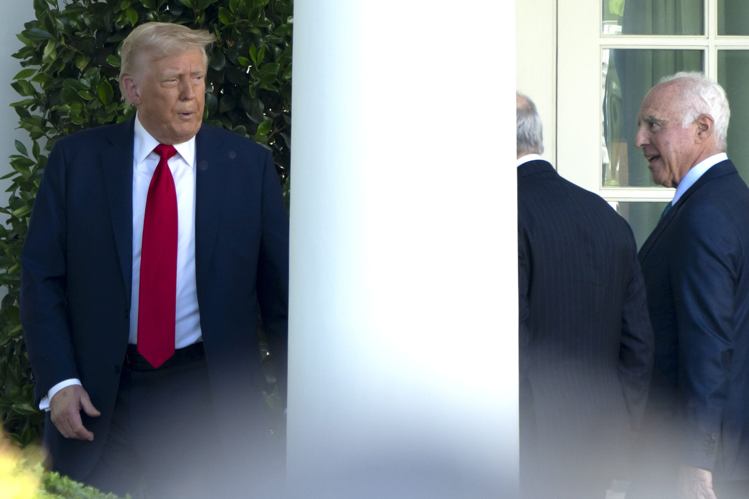 Usa, calo del Pil manda KO Wall Street. Ma Trump dà la colpa a Biden