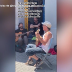 Manu Chao, esibizione in strada a sorpresa durante il blackout in Spagna