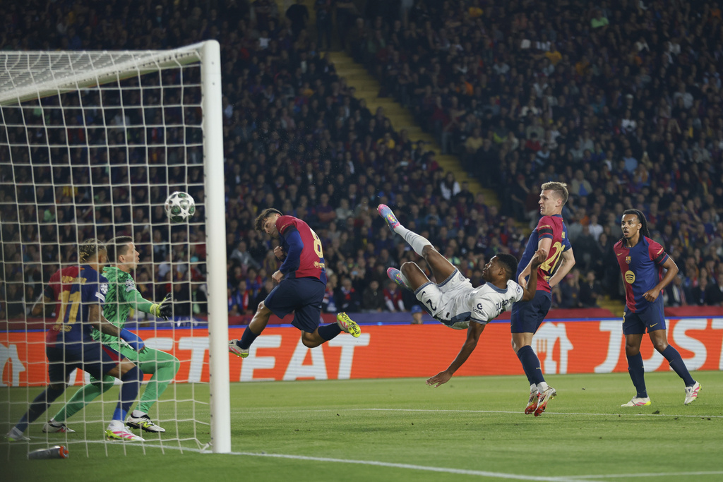 Champions League, Barcellona Inter 3 3: gol e spettacolo al Montjuic Champions League, Barcellona Inter 3 3: gol e spettacolo al Montjuic