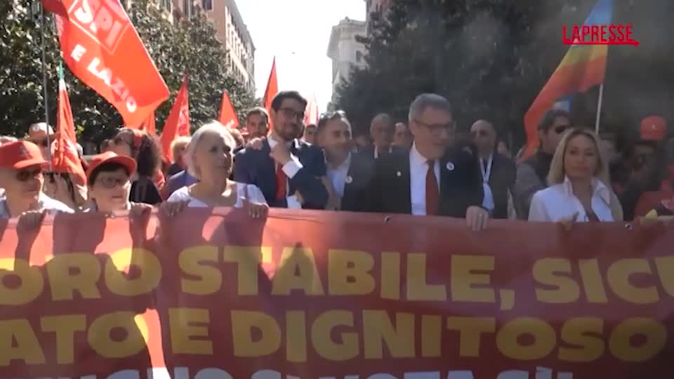 Primo Maggio, Landini: “Non bastano un po’ di soldi, cambiare sistema produttivo e sociale” Primo Maggio, Landini: “Non bastano un po’ di soldi, cambiare sistema produttivo e sociale”
