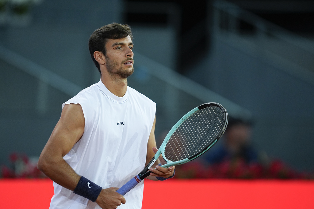 Atp Madrid da Lapresse.it atp madrid 2025 musetti batte de minaur e vola ai quarti