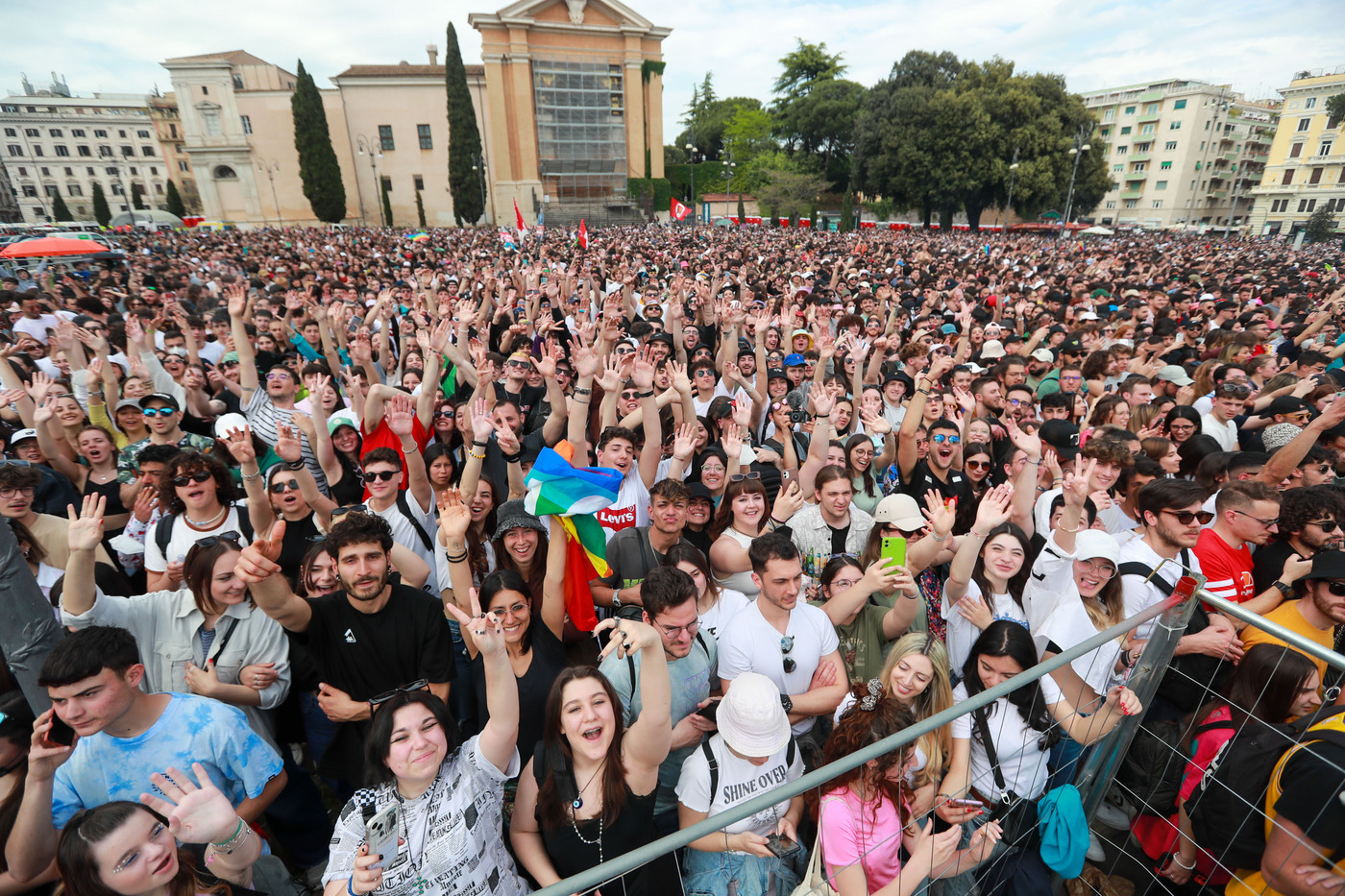 Primo Maggio 2025, tra Patagarri e autotune: Concertone in un mare di polemiche Primo Maggio 2025, tra Patagarri e autotune: Concertone in un mare di polemiche