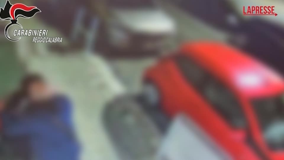Reggio Calabria, botte alla fidanzata: uomo denunciato. Le immagini delle aggressioni Reggio Calabria, botte alla fidanzata: uomo denunciato. Le immagini delle aggressioni