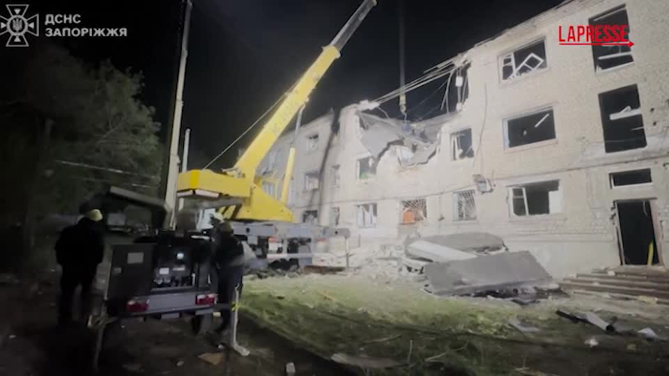 Ucraina attacco da Lapresse.it ucraina attacco russo a zaporizhzhia un morto e 28 feriti
