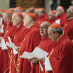 Conclave 2025, installato il comignolo sulla Cappella Sistina. Nessun malore per Parolin