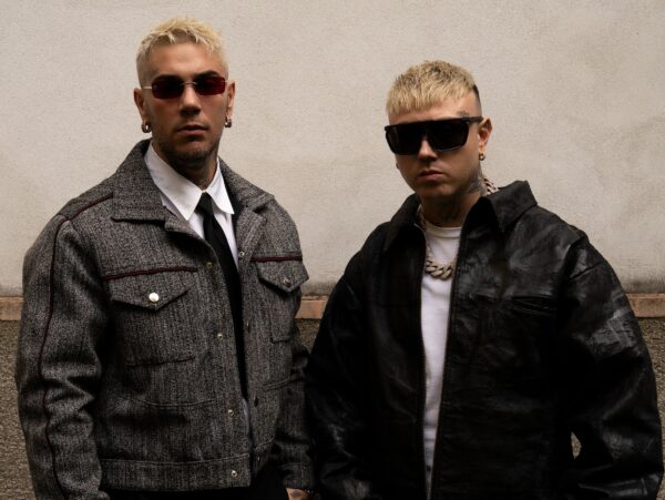 Emis Killa e Lazza di nuovo insieme per singolo ‘In auto alle 6:00’