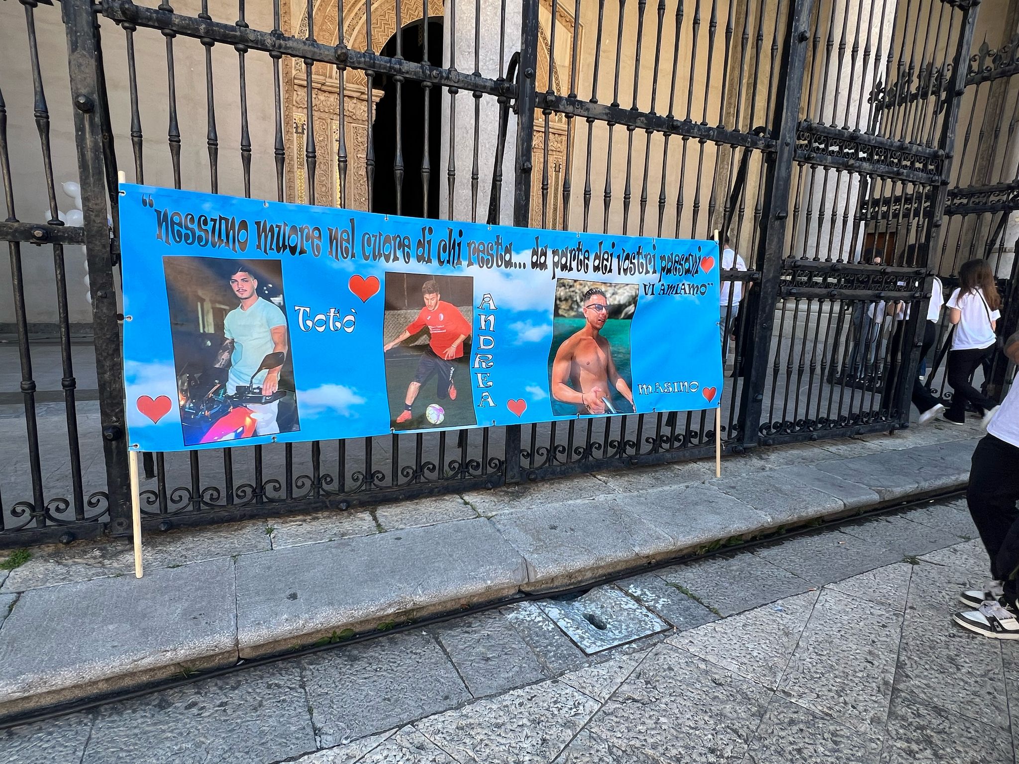 Palermo, sparatoria a Monreale: i funerali dei 3 giovani uccisi