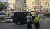 STOCCARDA AUTO SULLA FOLLA