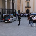 Sparatoria Monreale, ai funerali applausi all’arrivo delle bare