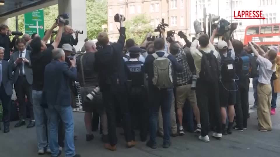 Russell Brand da Lapresse.it russell brand il comico in tribunale a londra al processo per stupro