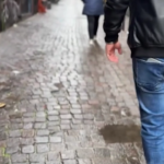 Napoli, foto della vicina sul comodino e pedinamenti: arrestato per stalking