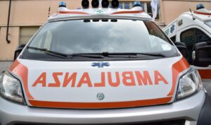 Brindisi, auto si ribalta e prende fuoco: morti 3 giovani