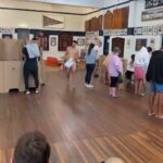 Australia, voto al via: elettori alle urne in costume da bagno
