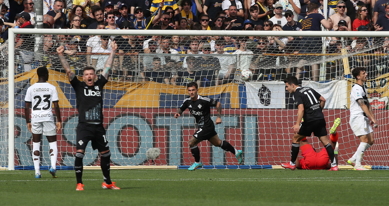 Serie A, Parma Como 0 1: decide Strefezza Serie A, Parma Como 0 1: decide Strefezza