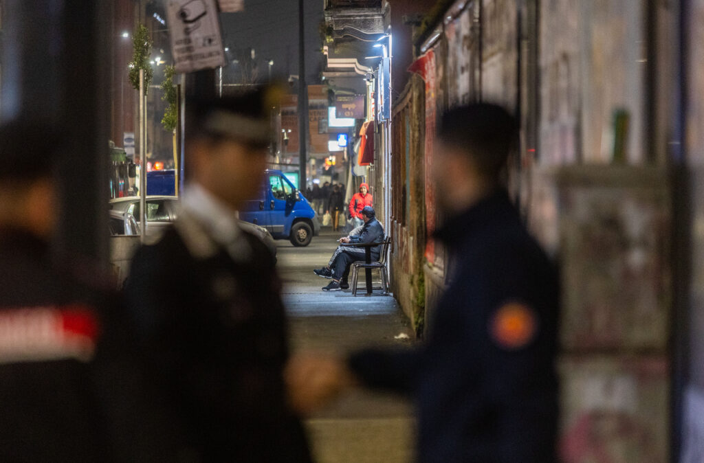 Milano, femminicidio a Settala: la figlia di 10 anni chiama il 118 Milano, femminicidio a Settala: la figlia di 10 anni chiama il 118