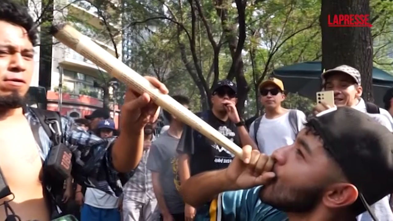 Messico, migliaia di persone manifestano per libero accesso alla cannabis Messico, migliaia di persone manifestano per libero accesso alla cannabis