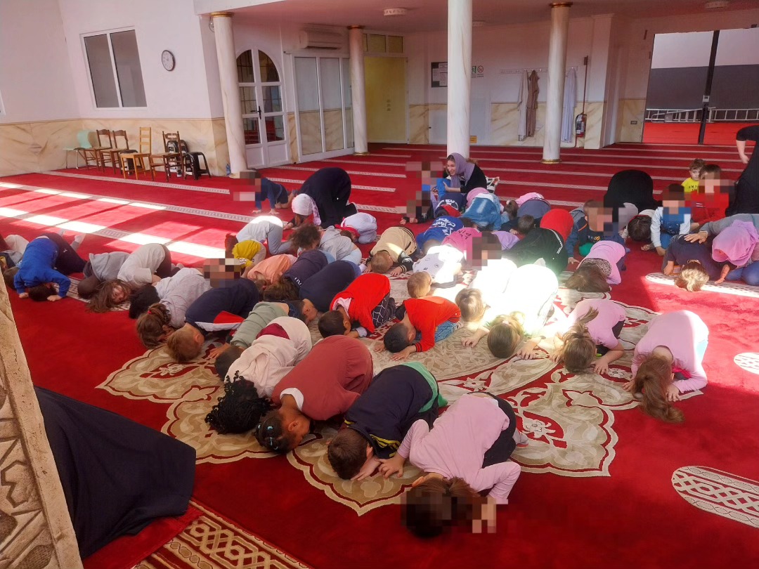 Treviso, bimbi di una paritaria in moschea: polemica della Lega Treviso, bimbi di una paritaria in moschea: polemica della Lega