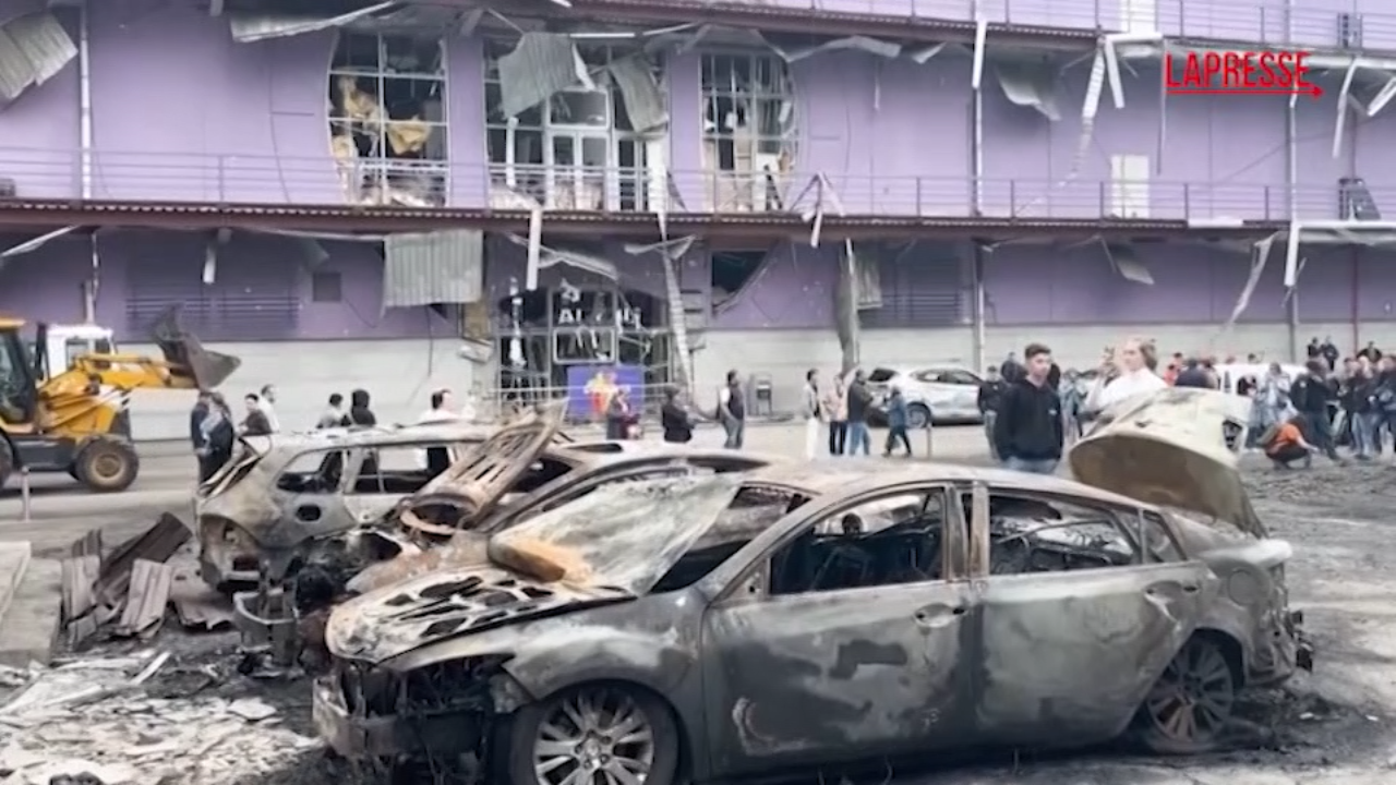 Ucraina, le immagini delle zone di Kiev colpite dai droni russi Ucraina, le immagini delle zone di Kiev colpite dai droni russi