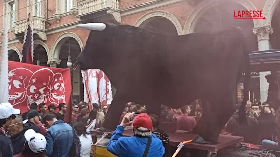 Torino, commemorazione della strage di Superga e contestazioni Torino, commemorazione della strage di Superga e contestazioni
