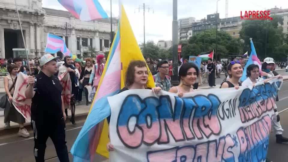 Milano prima da Lapresse.it milano prima edizione del trans pride in giorno anniversario legge 164