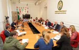 Marche, design ed ergonomia da pdl a tavola rotonda