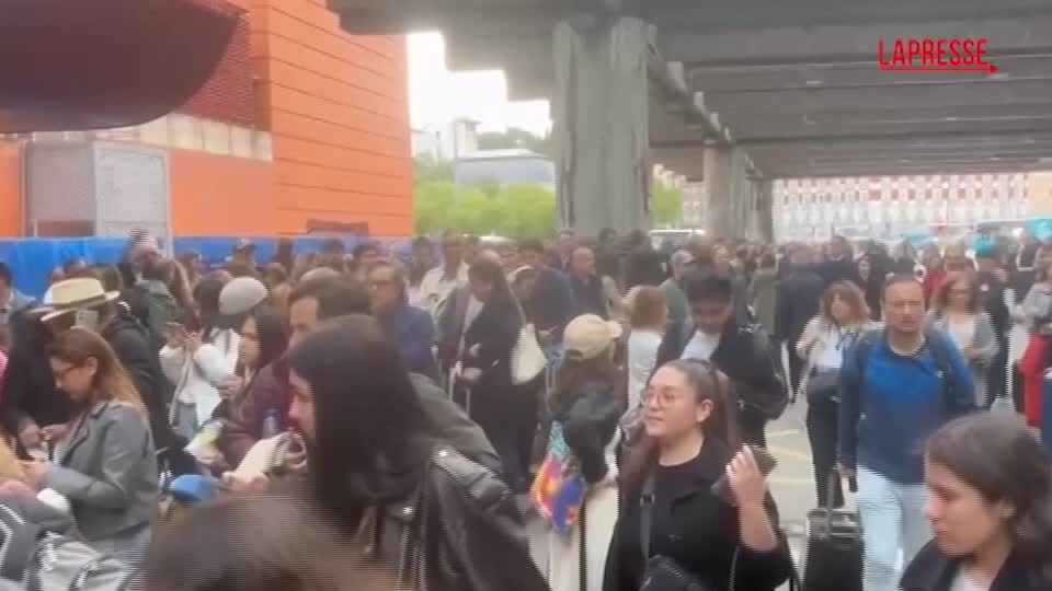 Spagna, furto di rame: treni in tilt e disagi per migliaia di passeggeri Spagna, furto di rame: treni in tilt e disagi per migliaia di passeggeri
