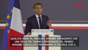 Ue, Macron: “Diventi rifugio per scienziati e ricercatori”