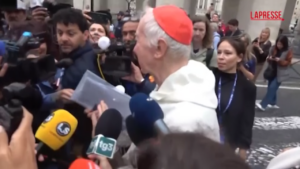 Conclave 2025, il cardinale Radcliffe: “Trump vestito da Papa? Indicibile”