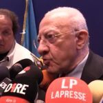 Napoli, De Luca: “Tanti politicanti parlano della Campania senza sapere nemmeno dov’è”