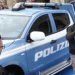 Bari, tre arresti per la rissa dopo il pestaggio fuori dal San Nicola subito da un uomo con il figlio in lacrime