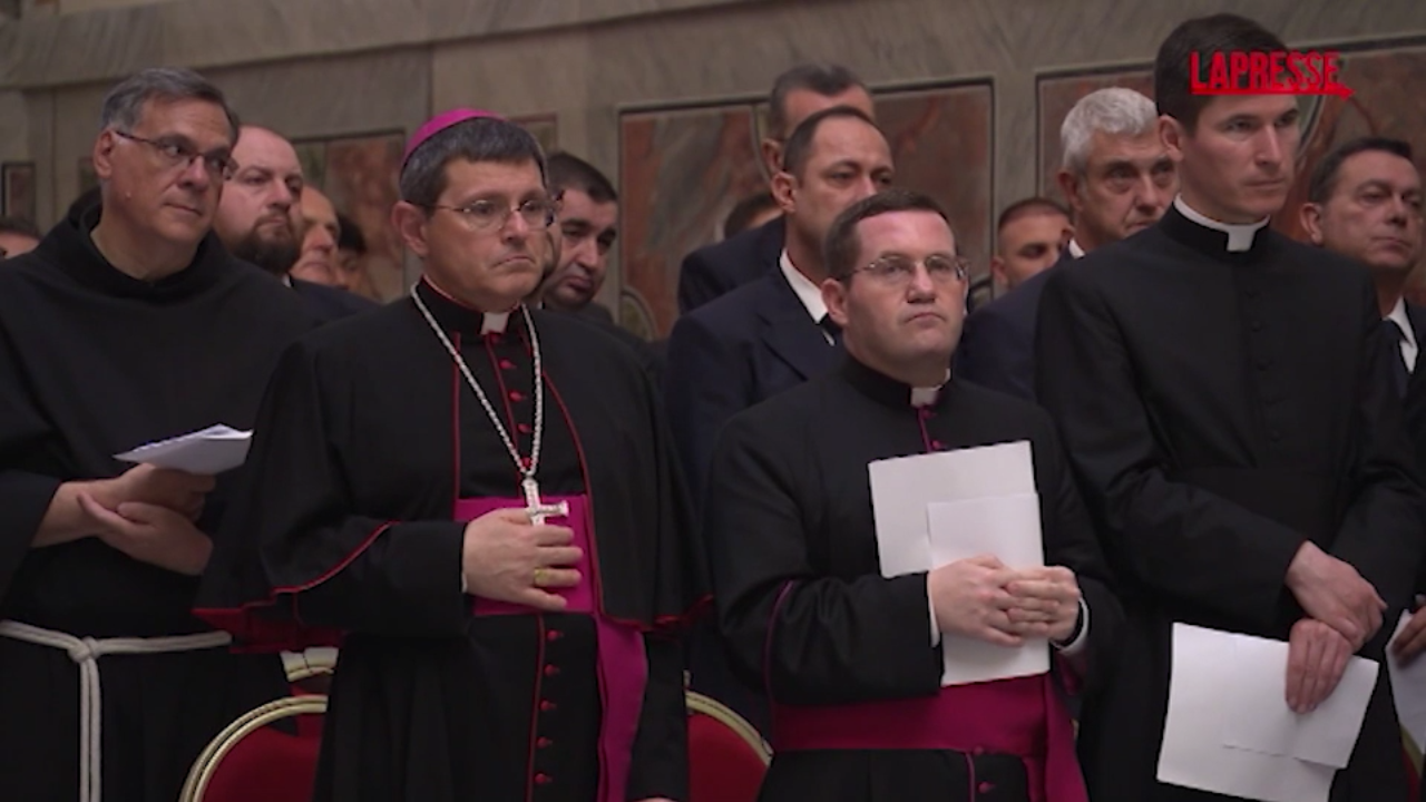 Conclave 2025, il giuramento degli addetti e degli officiali Conclave 2025, il giuramento degli addetti e degli officiali