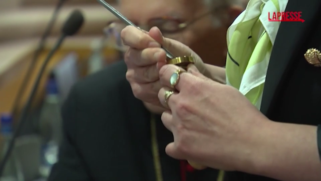 Vaticano, annullati anello del pescatore e sigillo di Papa Francesco Vaticano, annullati anello del pescatore e sigillo di Papa Francesco