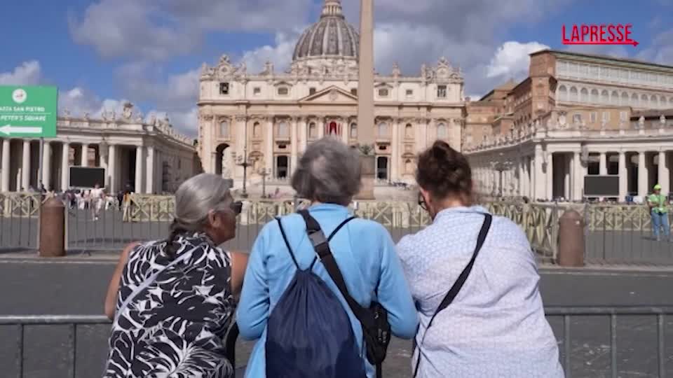 Conclave 2025, a San Pietro fedeli divisi sul futuro nuovo Papa Conclave 2025, a San Pietro fedeli divisi sul futuro nuovo Papa
