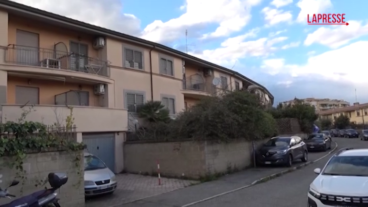 Roma, da agenti servitori dello Stato ad abusivi da sfrattare Roma, da agenti servitori dello Stato ad abusivi da sfrattare