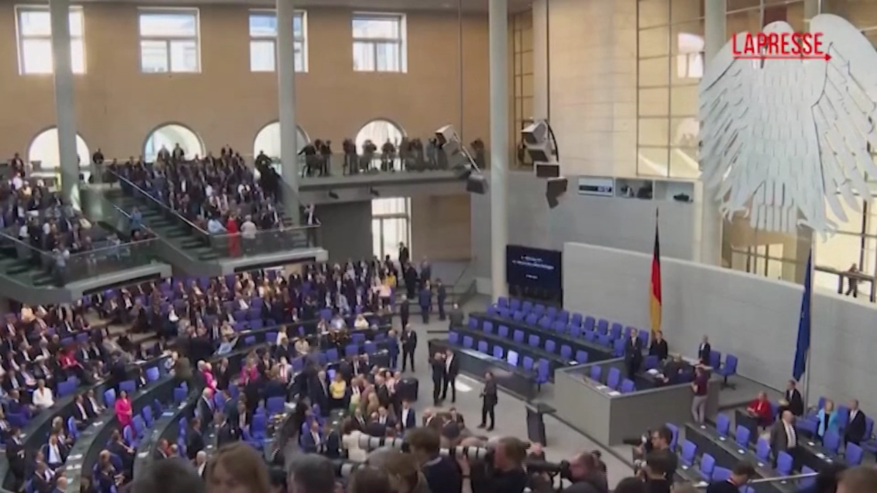 Germania Merz da Lapresse.it germania merz non ottiene la maggioranza il voto al bundestag
