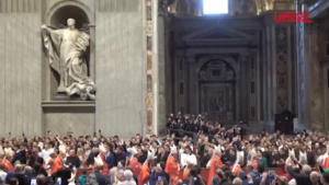 Conclave 2025, i cardinali alla messa a San Pietro: oggi il primo voto