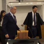 Israele, Netanyahu in tribunale per processo corruzione