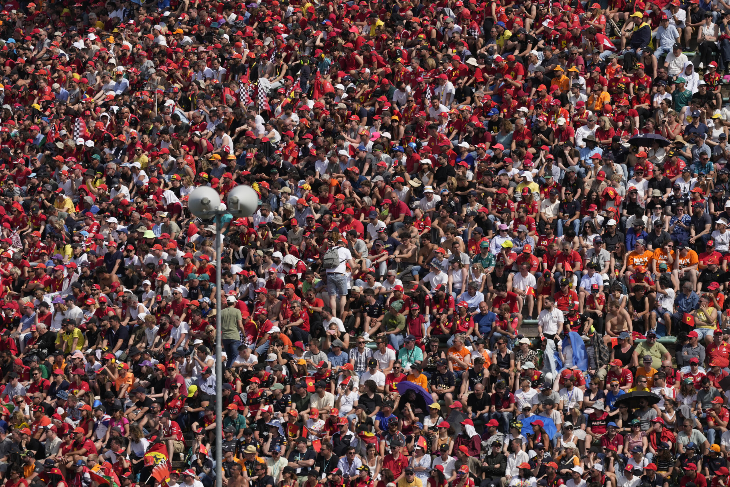 Gp Imola 2025, attese 200mila persone. Domenicali: “Circuito storico”