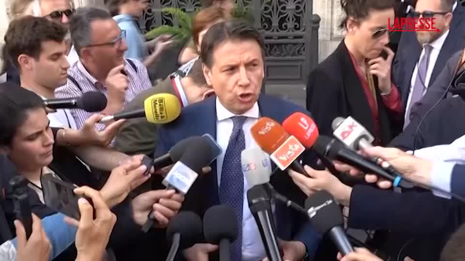 Governo, Conte: “Meloni irriconoscibile e scollata da realtà” Governo, Conte: “Meloni irriconoscibile e scollata da realtà”