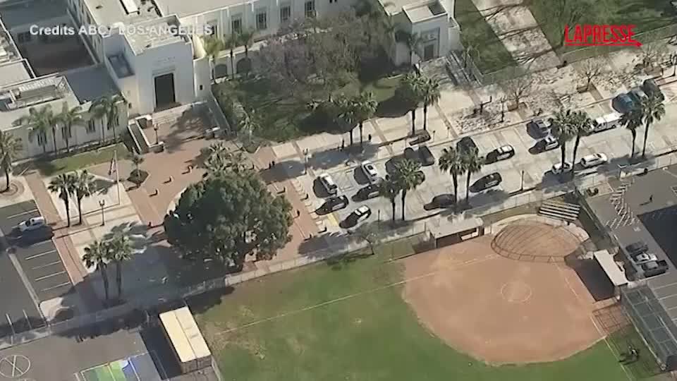 Usa, accoltellamento davanti scuola in California: morto studente Usa, accoltellamento davanti scuola in California: morto studente