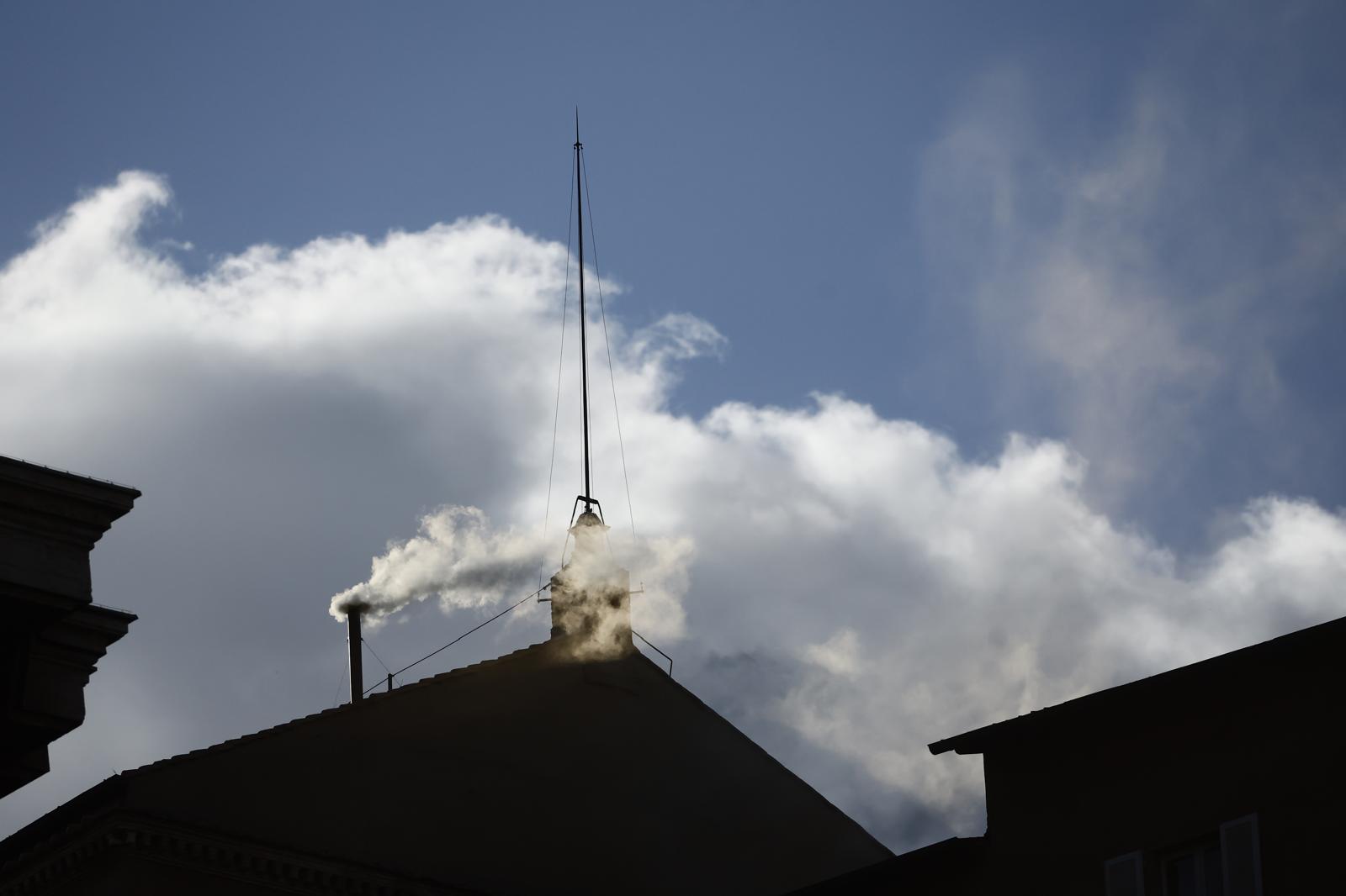 Conclave 2025, arrivata la fumata bianca: è stato eletto il Papa Conclave 2025, arrivata la fumata bianca: è stato eletto il Papa