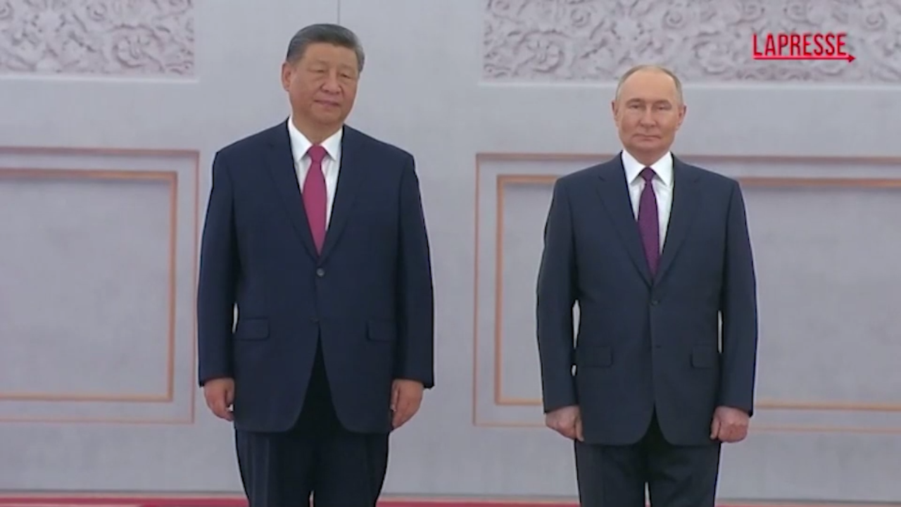 Russia accolto da Lapresse.it russia xi accolto a mosca da putin