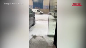 Spagna, tempesta di grandine a Mula