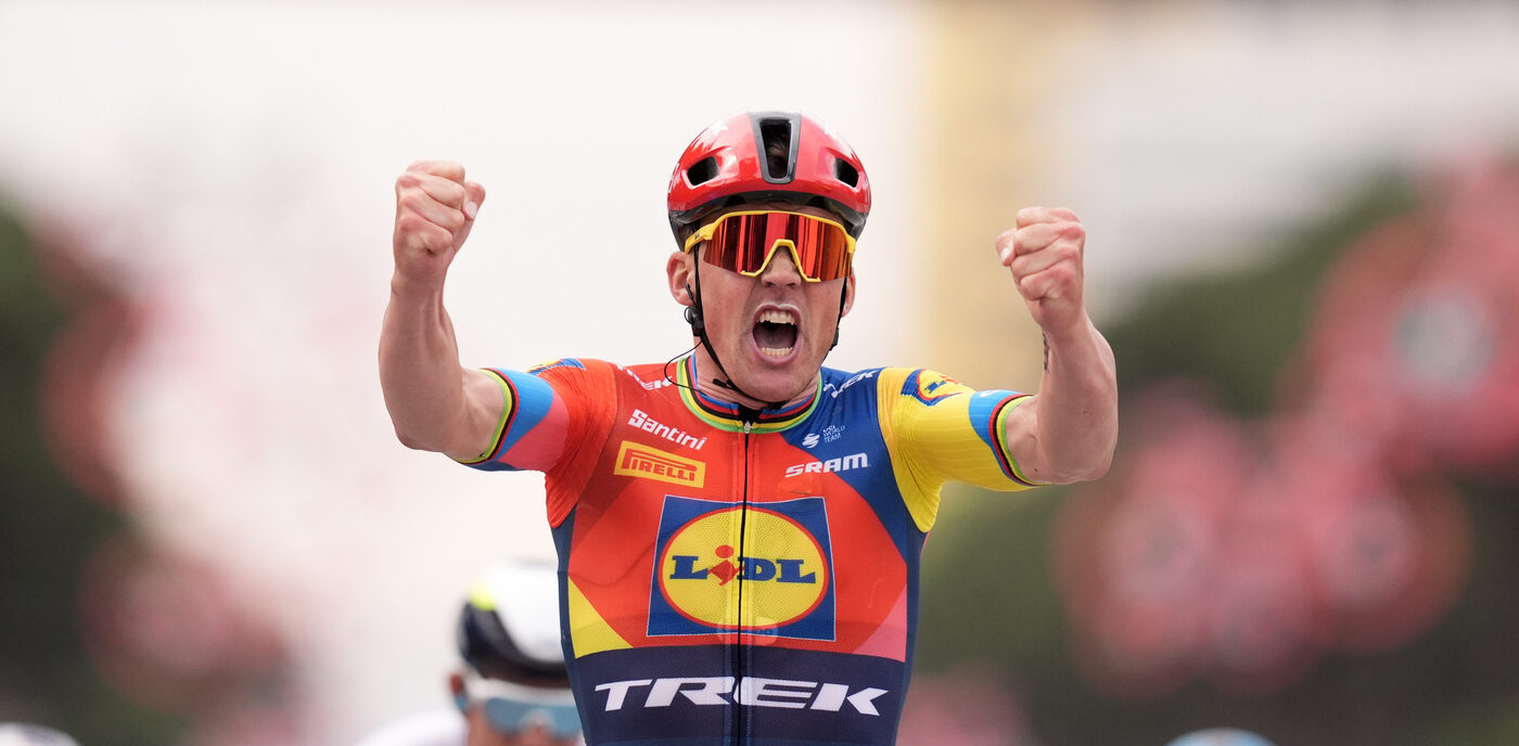 Giro d’Italia 2025, Pedersen vince prima tappa Durazzo Tirana: è maglia rosa Giro d’Italia 2025, Pedersen vince prima tappa Durazzo Tirana: è maglia rosa