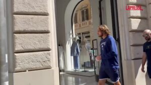 Internazionali Roma 2025, Tsitsipas: “La città è un bellissimo caos, gli italiani sono i tifosi più appassionati del mondo”
