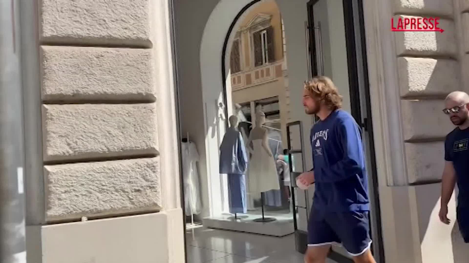 internazionali roma 2025 tsitsipas la città è un bellissimo caos gli italiani sono i tifosi più appassionati del mondo da Lapresse.it internazionali roma 2025 tsitsipas la città è un bellissimo caos gli italiani sono i tifosi più appassionati del mondo