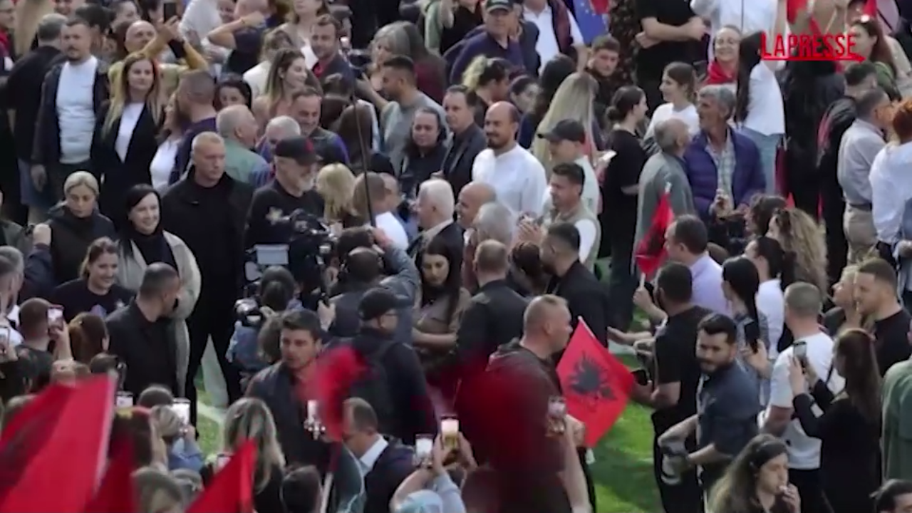 Albania, gli ultimi comizi di Rama e Berisha prima del voto di domenica Albania, gli ultimi comizi di Rama e Berisha prima del voto di domenica