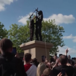 Regno Unito, svelata una statua dedicata al frontman dei Motörhead