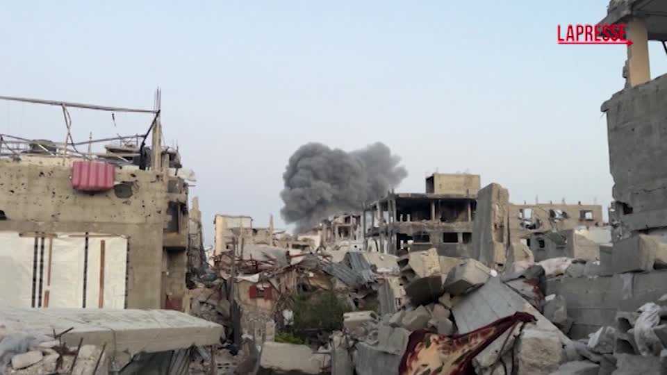 Gaza, raid israeliano contro struttura dell’UNRWA a Jabalya: almeno quattro morti Gaza, raid israeliano contro struttura dell’UNRWA a Jabalya: almeno quattro morti