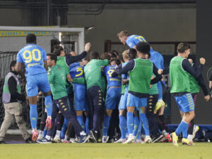 L'esultanza dei giocatori dell'Empoli dopo il gol del 2-1 nella vittoria contro il Parma nella 36esima di Serie A